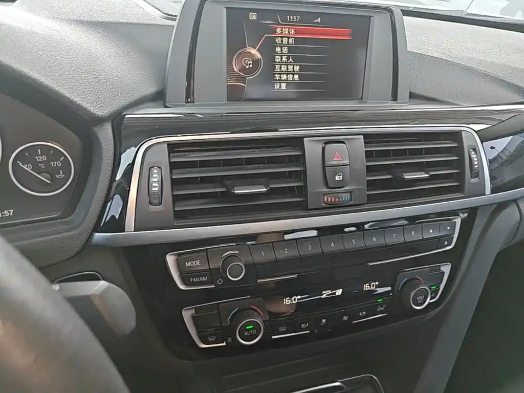 BMW 3 Series — миниатюра 13