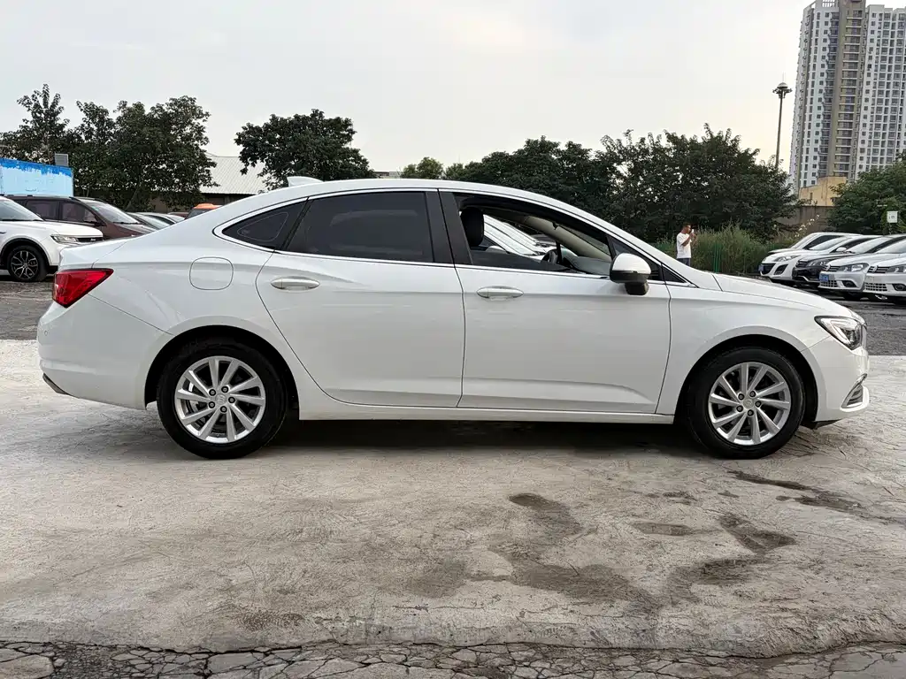 Buick Verano — миниатюра 4