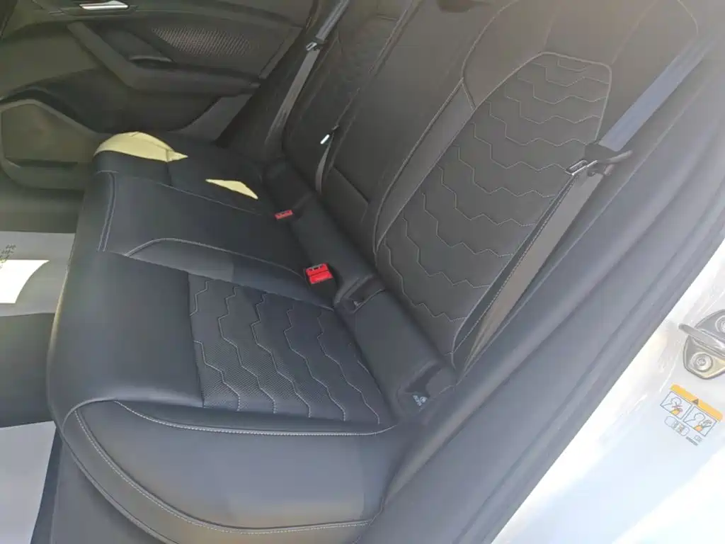 Audi Q6L e-tron — миниатюра 22