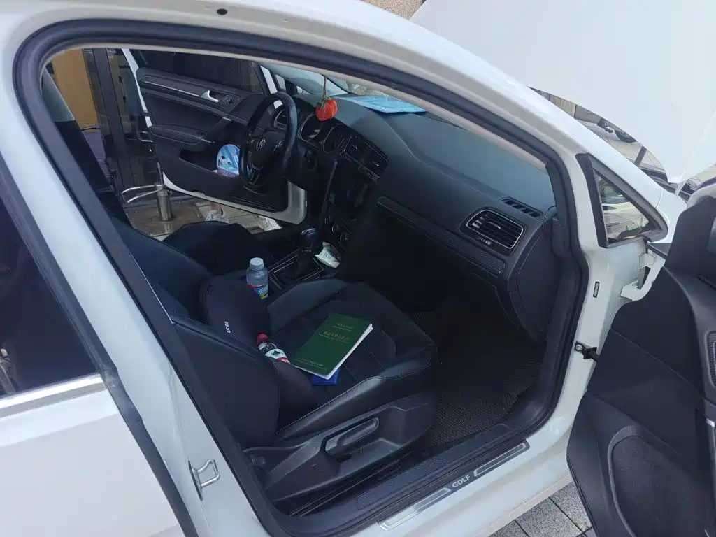 Volkswagen Golf — миниатюра 18