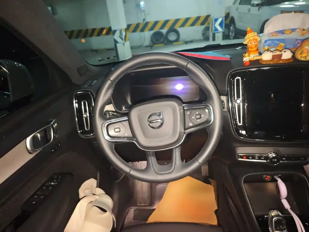 Volvo XC40 — миниатюра 11