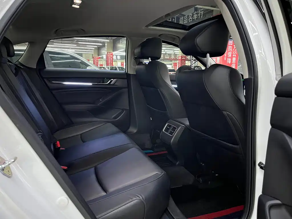Honda Accord — миниатюра 11