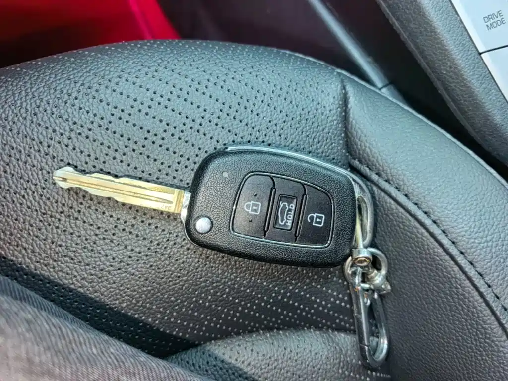 Hyundai Elantra — миниатюра 9