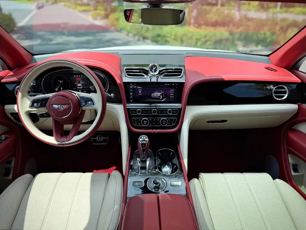 Bentley Bentayga — миниатюра 7