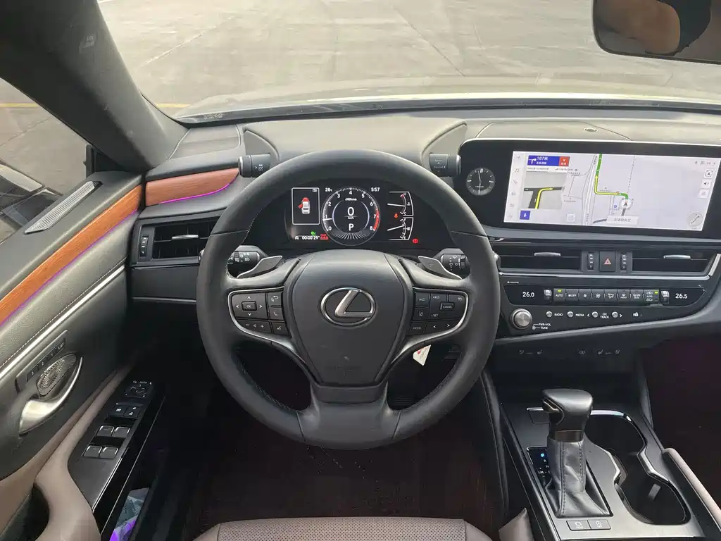 Lexus ES — миниатюра 12