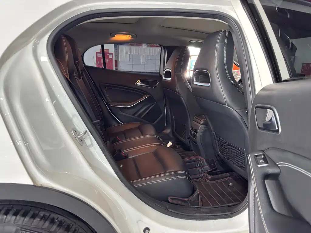 Mercedes-Benz GLA — миниатюра 10