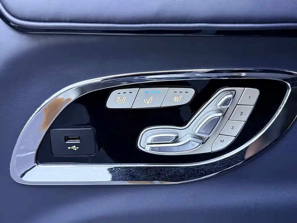 Mercedes-Benz V-Class — миниатюра 16