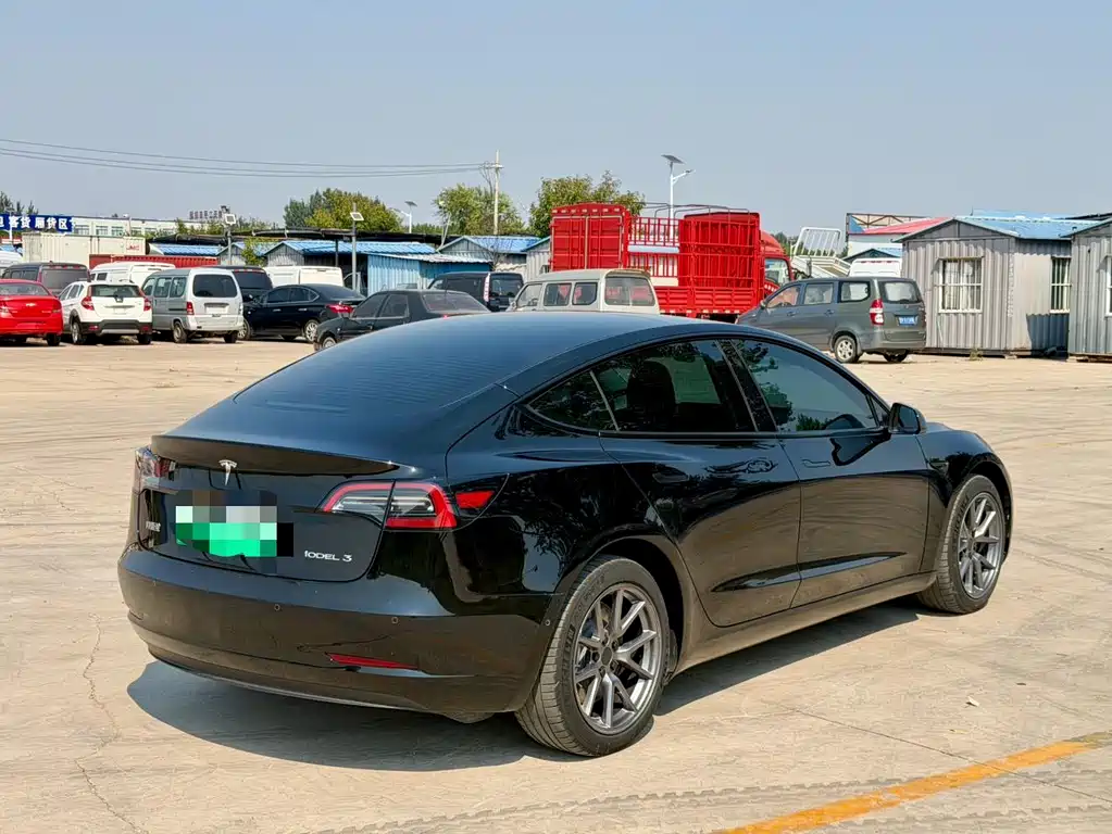 Tesla Model 3 — миниатюра 9