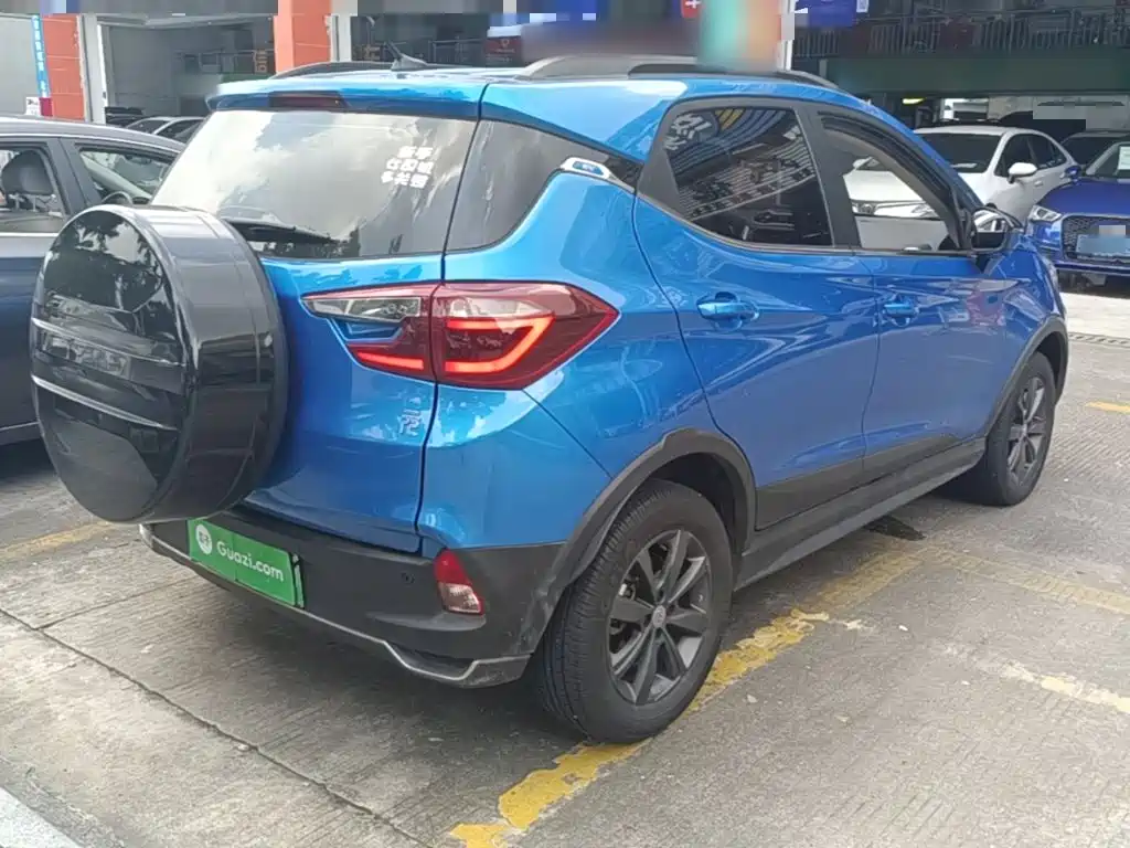 BYD Yuan EV — миниатюра 7