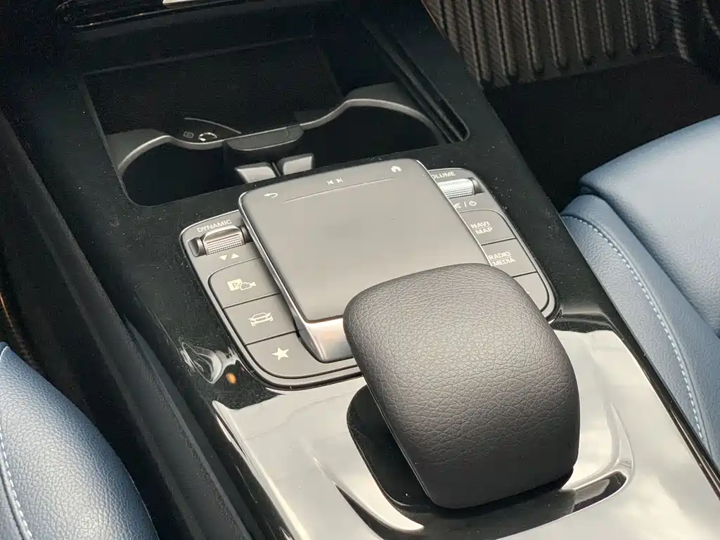 Mercedes-Benz A-Class — миниатюра 11