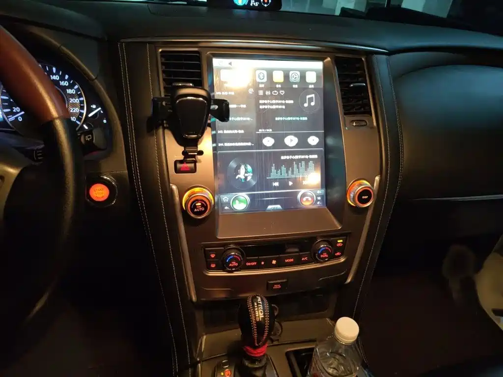 Nissan Patrol — миниатюра 6