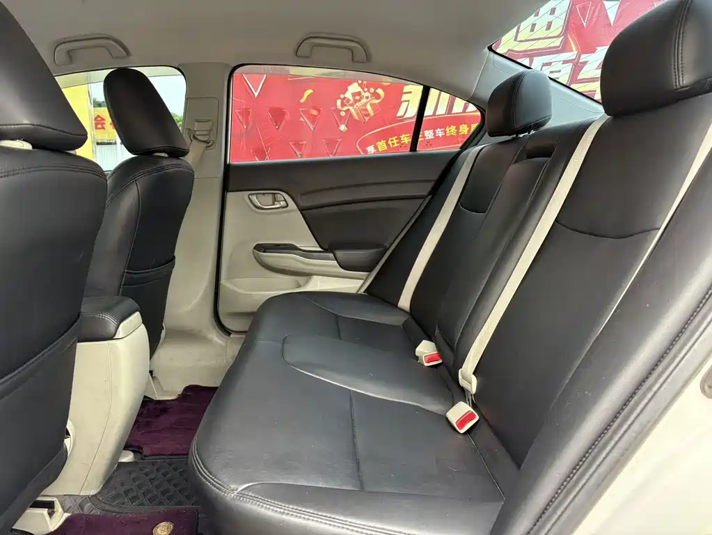 Honda Civic — миниатюра 8