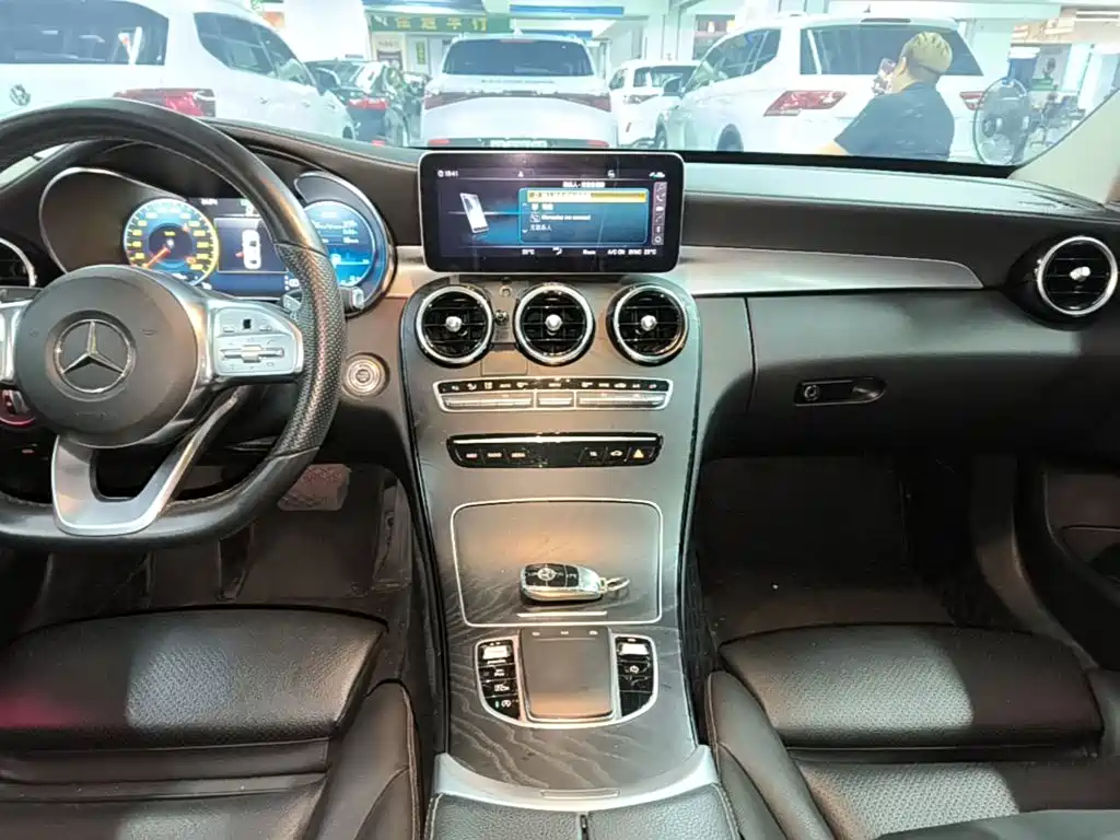 Mercedes-Benz C-Class — миниатюра 13