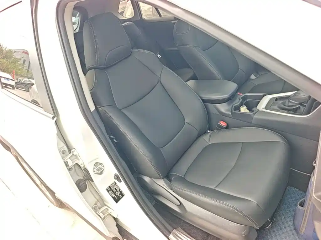 Toyota RAV4 — миниатюра 25