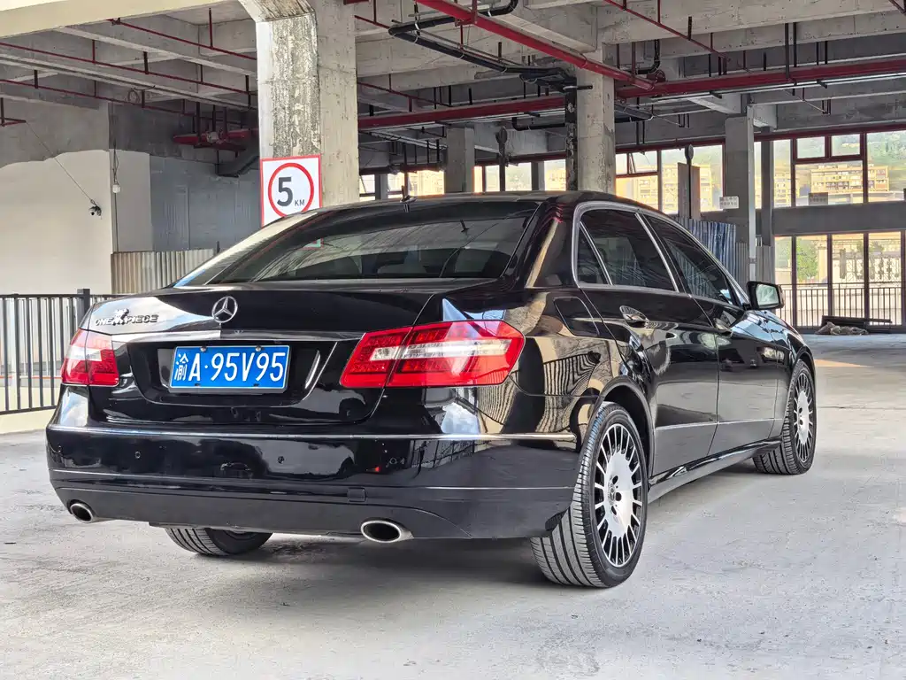 Mercedes-Benz E-Class — миниатюра 14