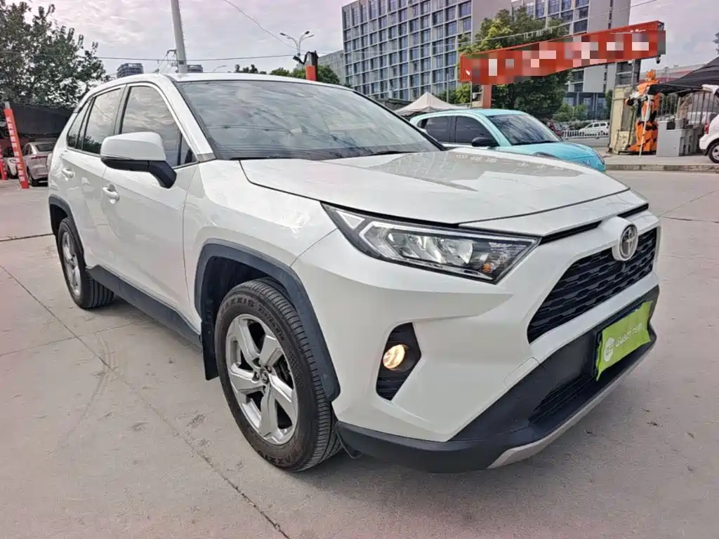 Toyota RAV4 — миниатюра 4