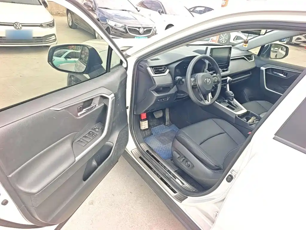 Toyota RAV4 — миниатюра 16