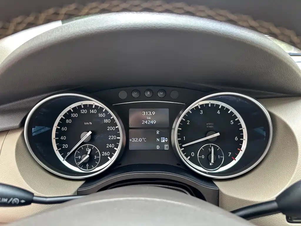 Mercedes-Benz R-Class — миниатюра 8