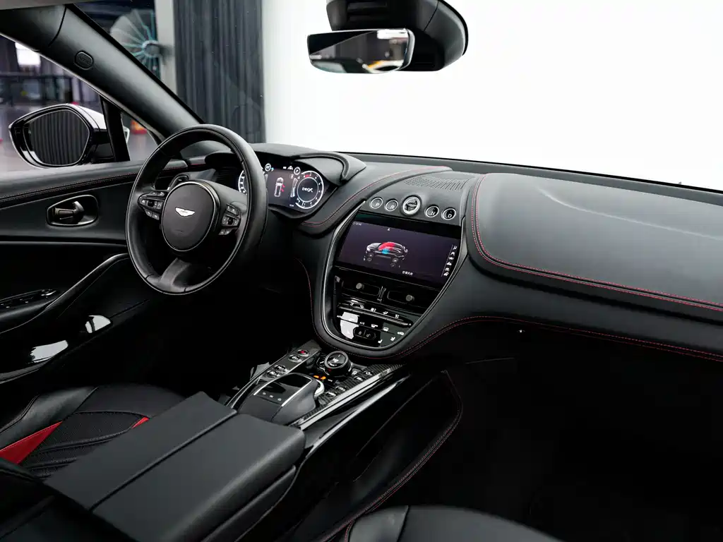 Aston Martin DBX - фото 20