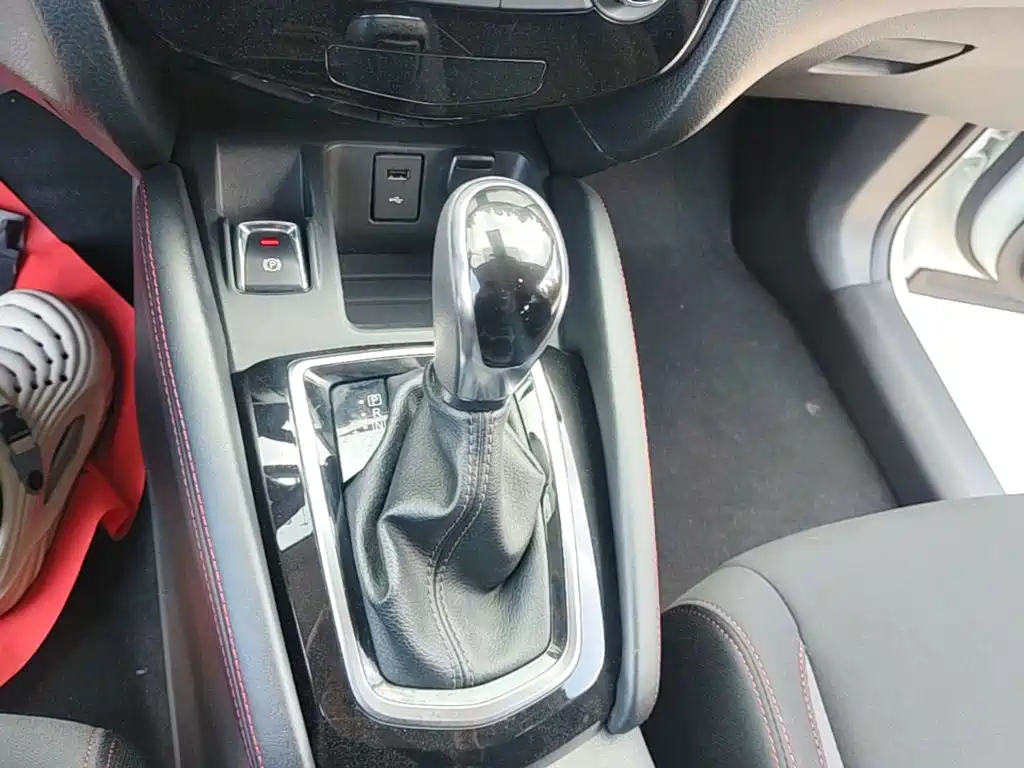 Nissan Qashqai — миниатюра 14