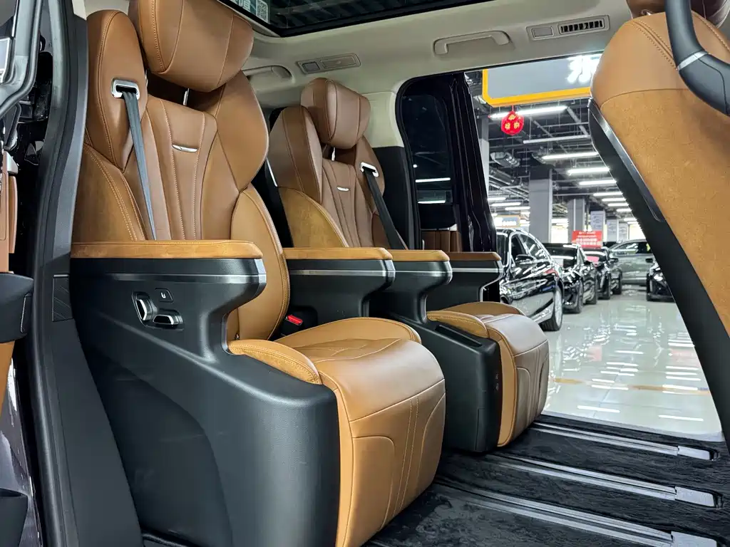 Hongqi Hongqi HQ9 PHEV — миниатюра 11