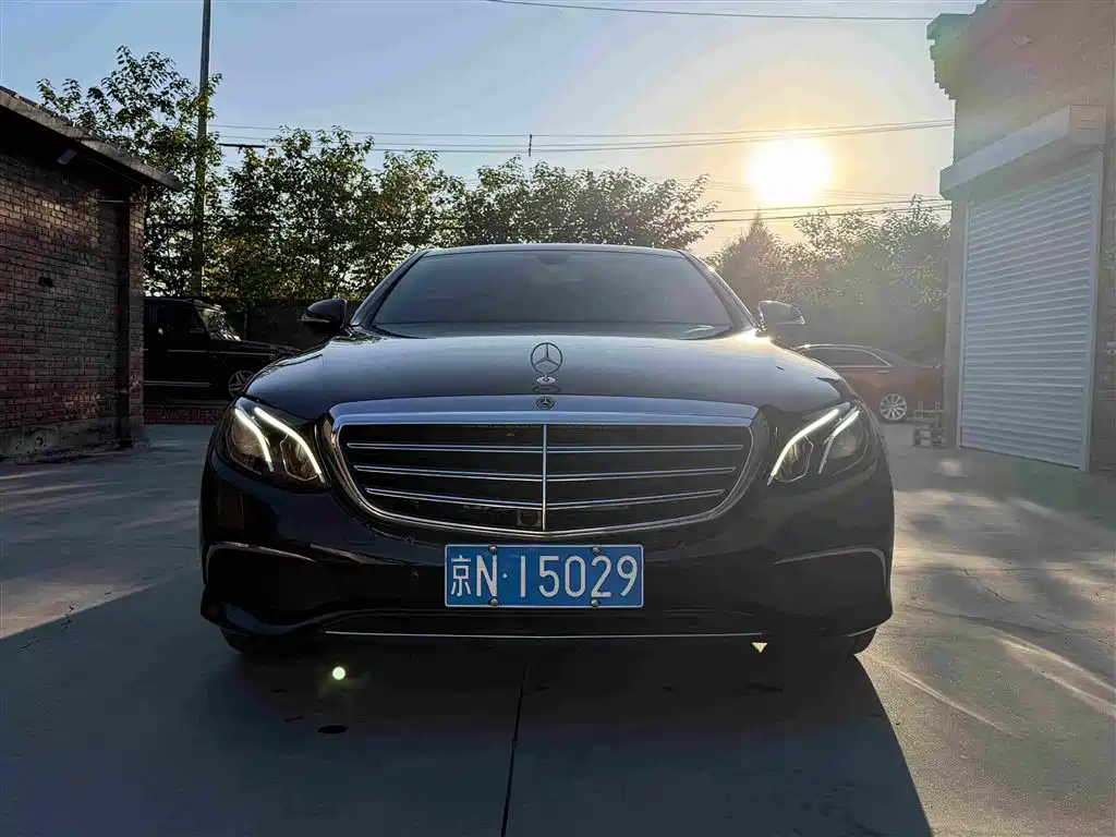 Mercedes-Benz E-Class — миниатюра 3