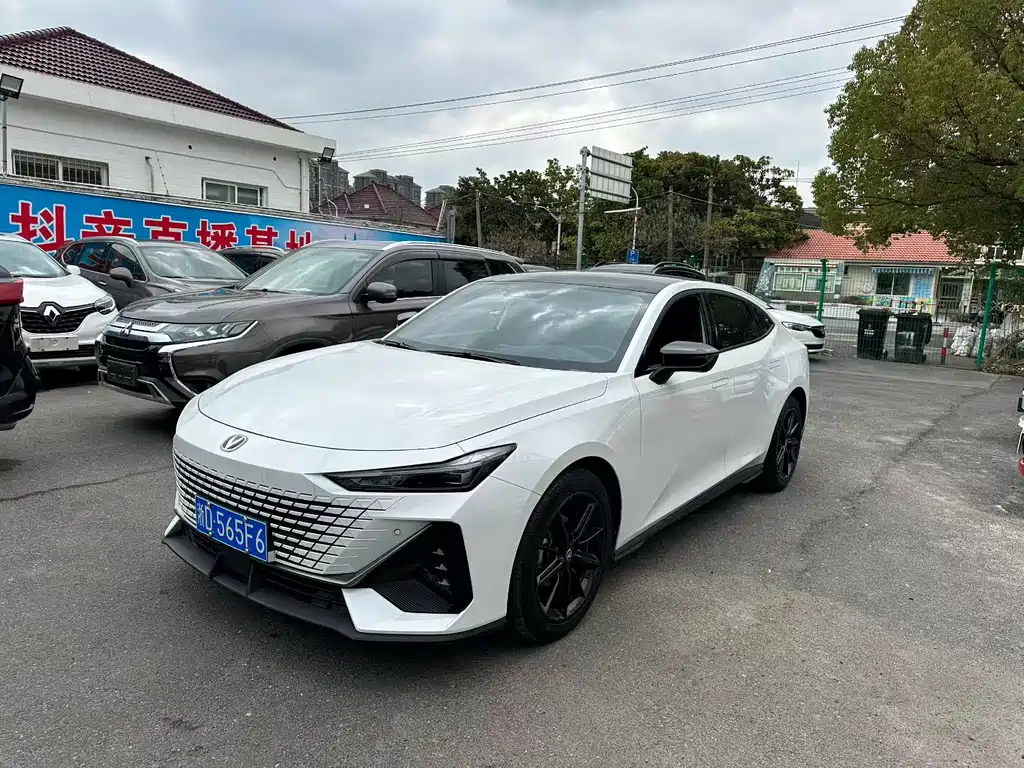 Changan UNI-V 2024