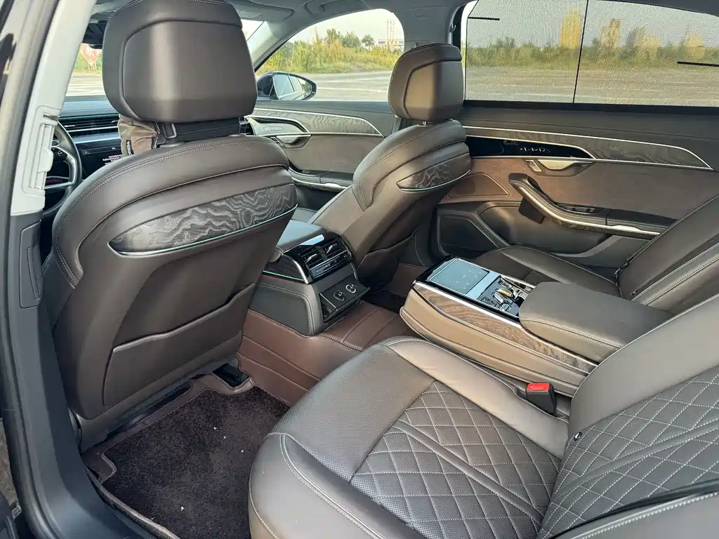 Audi A8 — миниатюра 8