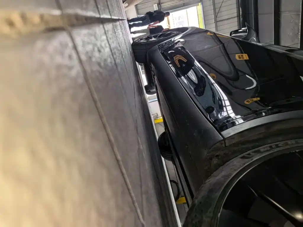 Tesla Model Y — миниатюра 21