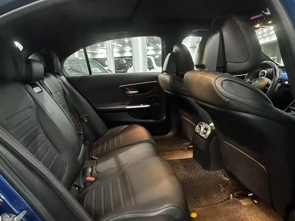 Mercedes-Benz C-Class — миниатюра 16