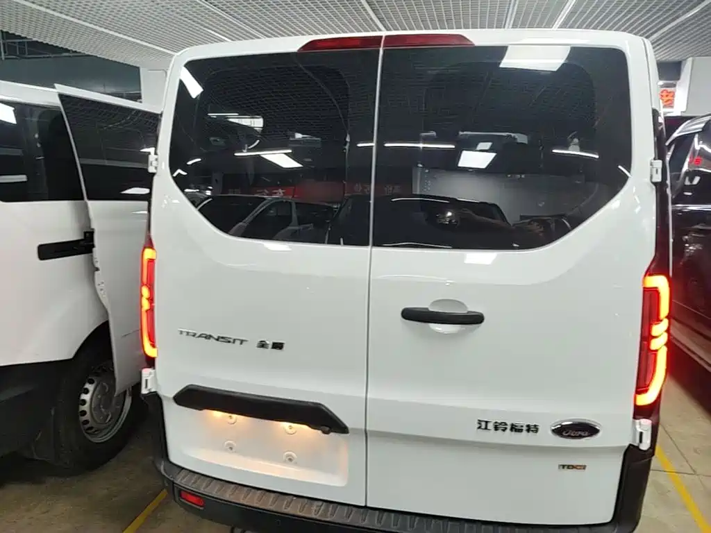 Ford Transit — миниатюра 6