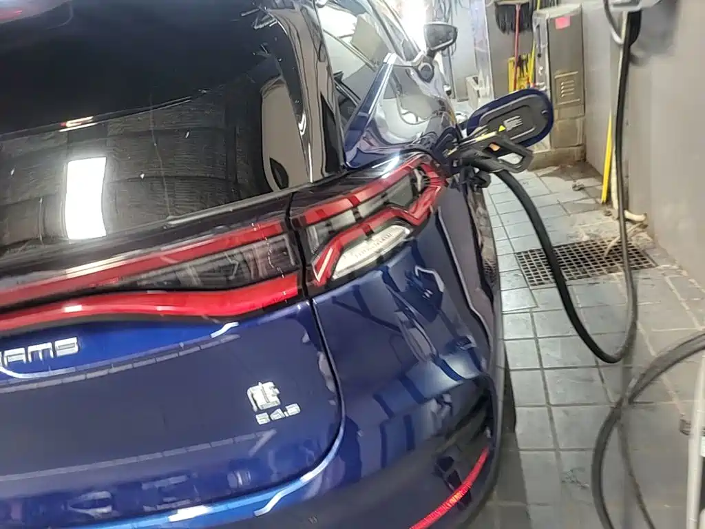 BYD Tang New Energy — миниатюра 8