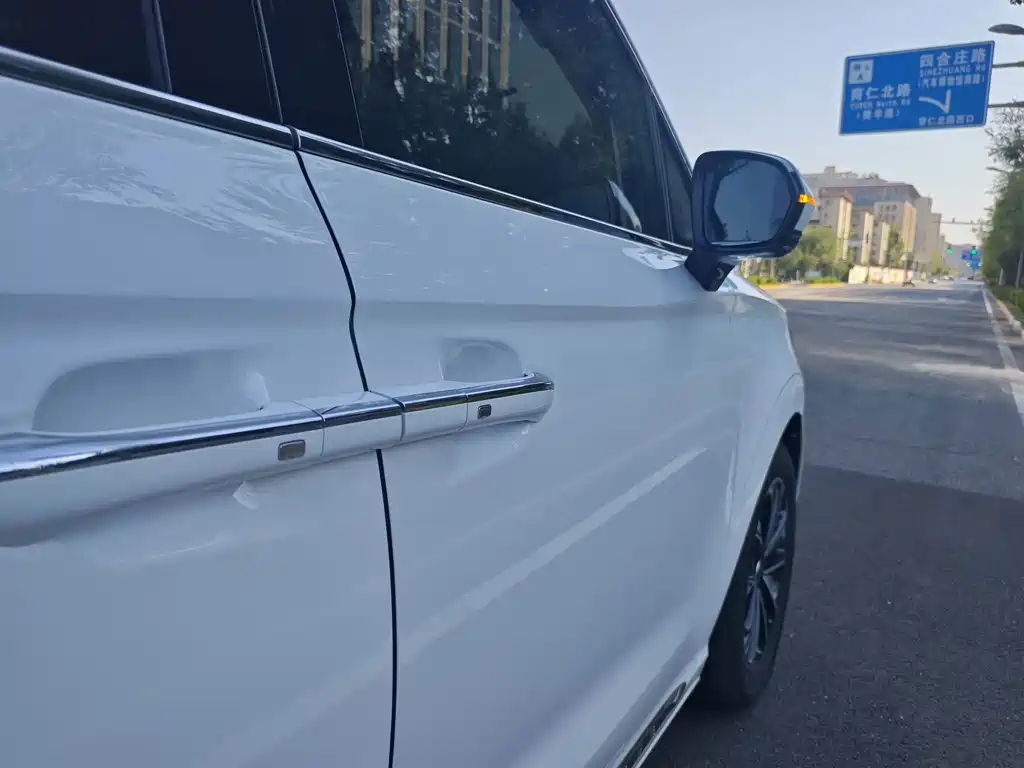 Roewe iMAX8 — миниатюра 8