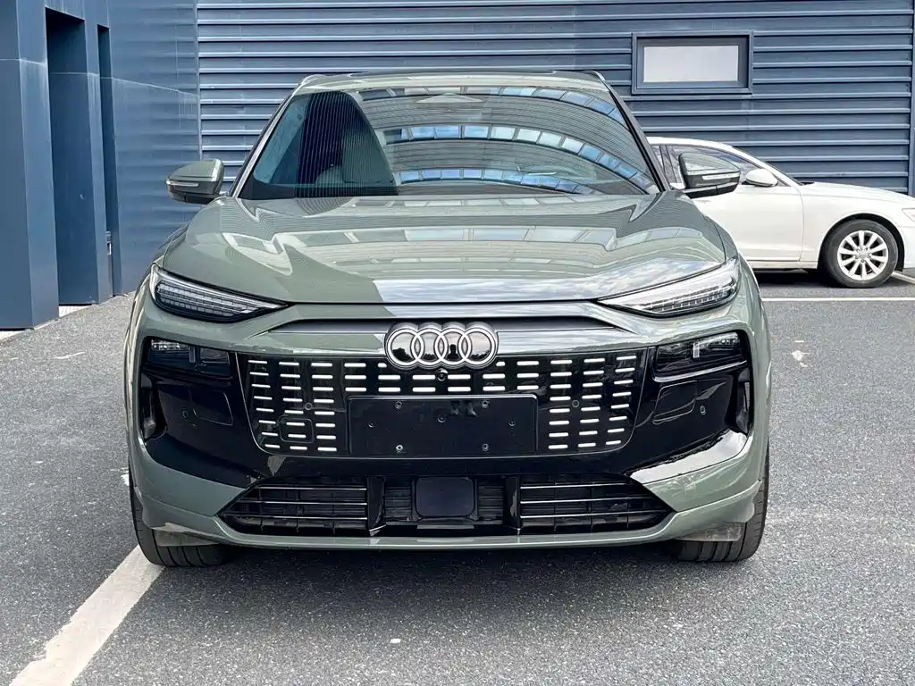 Audi Q6L e-tron — миниатюра 2