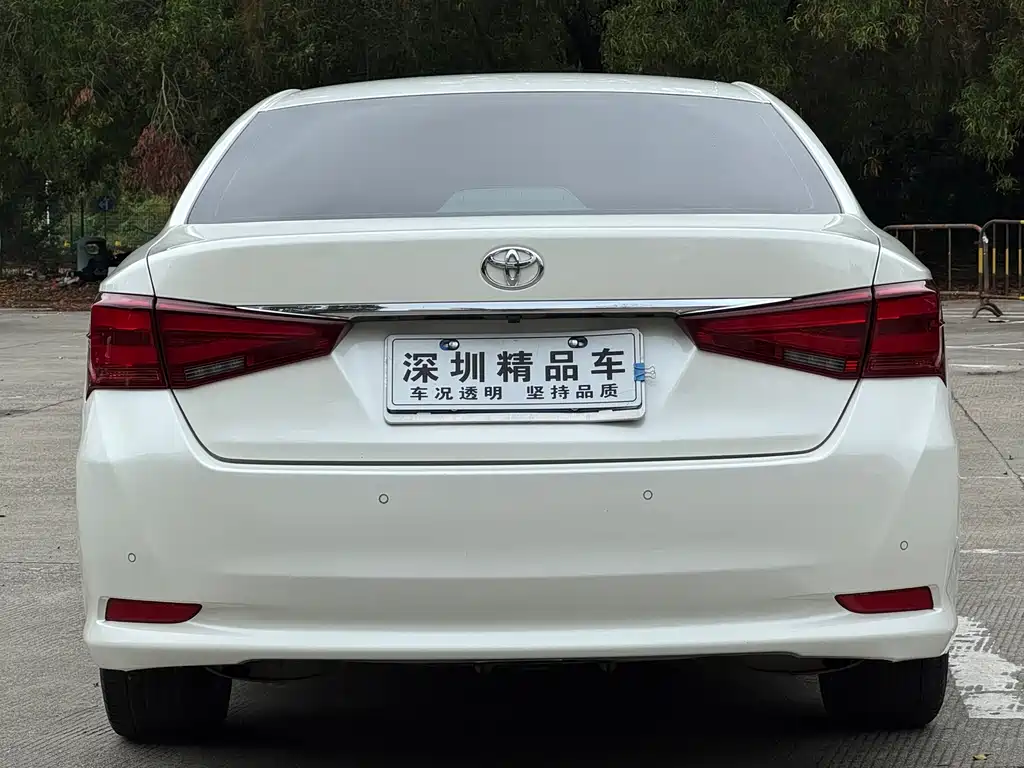 Toyota Crown — миниатюра 5