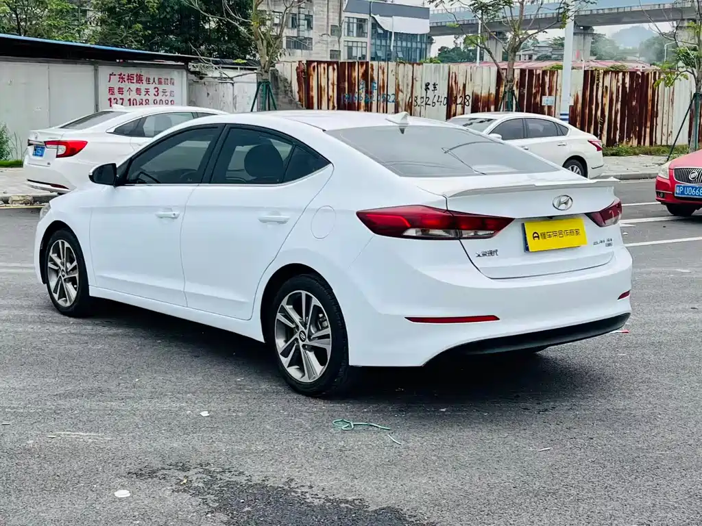 Hyundai Elantra 2016 1.6L AT Elite
