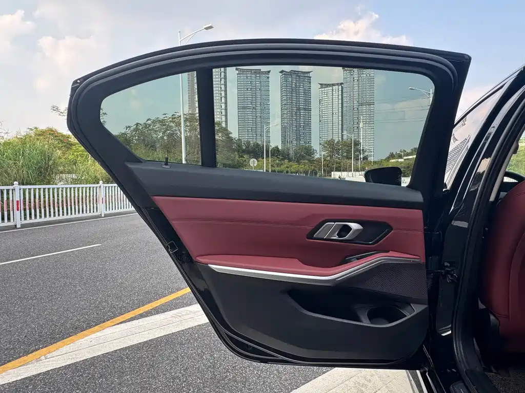 BMW i3 — миниатюра 13