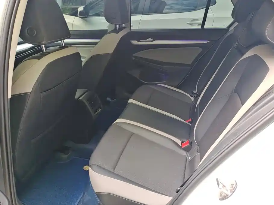 Volkswagen Golf — миниатюра 11