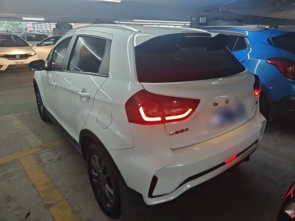 Geely Vision X3 — миниатюра 5