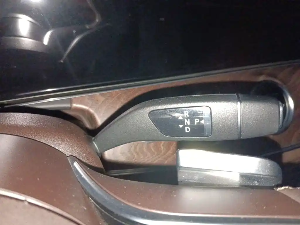 Mercedes-Benz E-Class — миниатюра 7