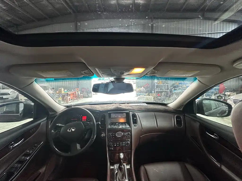 Infiniti EX — миниатюра 5