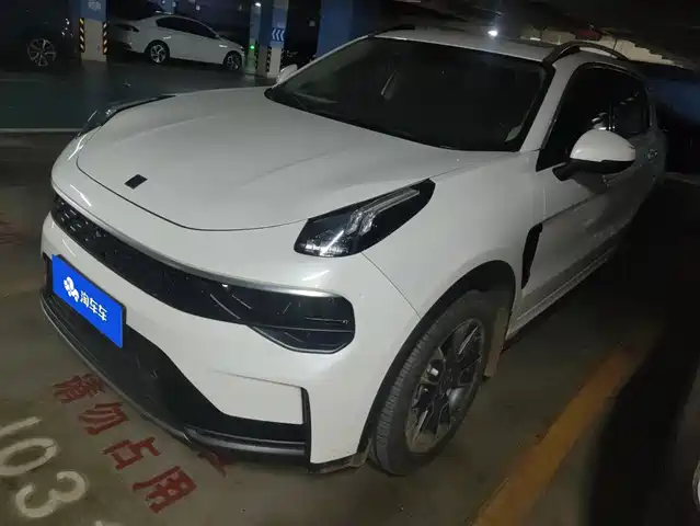 2021 Lynk & Co 01