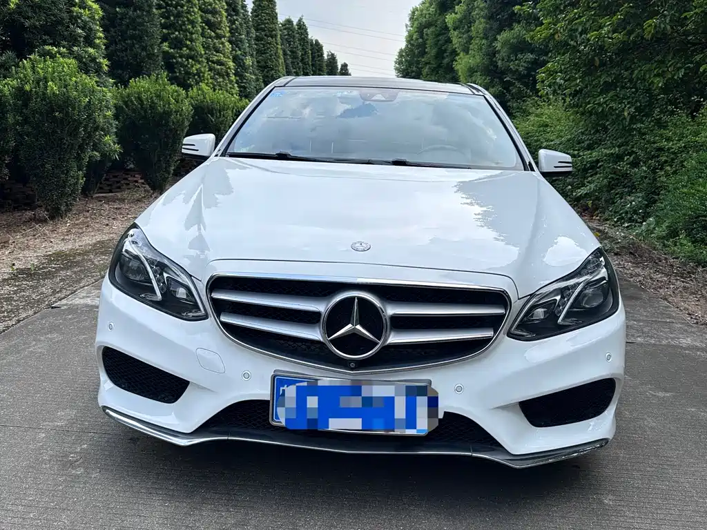 Mercedes-Benz E-Class — миниатюра 2
