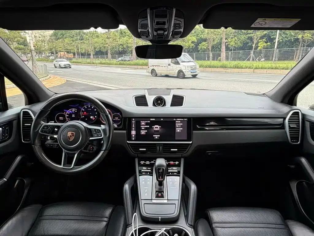 Porsche Cayenne — миниатюра 6