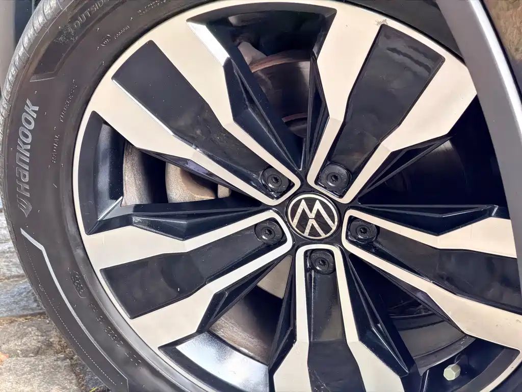 Volkswagen Tiguan L — миниатюра 15