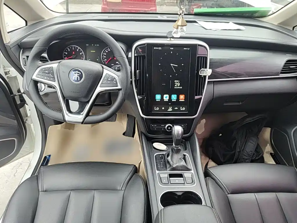 BYD MAX — миниатюра 10