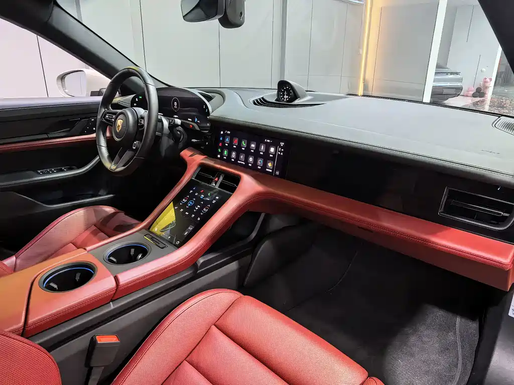 Porsche Taycan — миниатюра 9