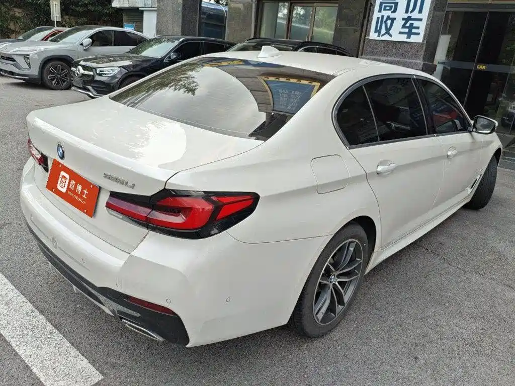BMW 5 Series — миниатюра 2