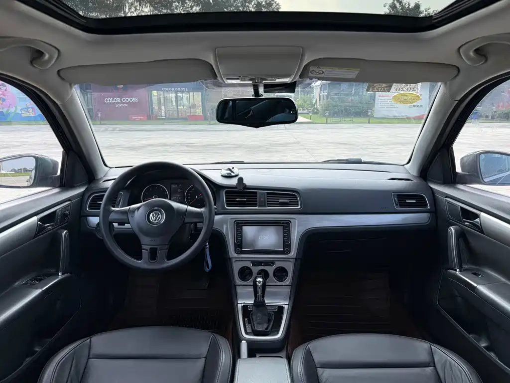 Volkswagen Lavida — миниатюра 5