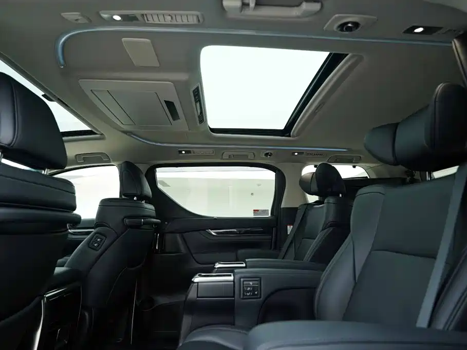 Toyota Vellfire — миниатюра 20